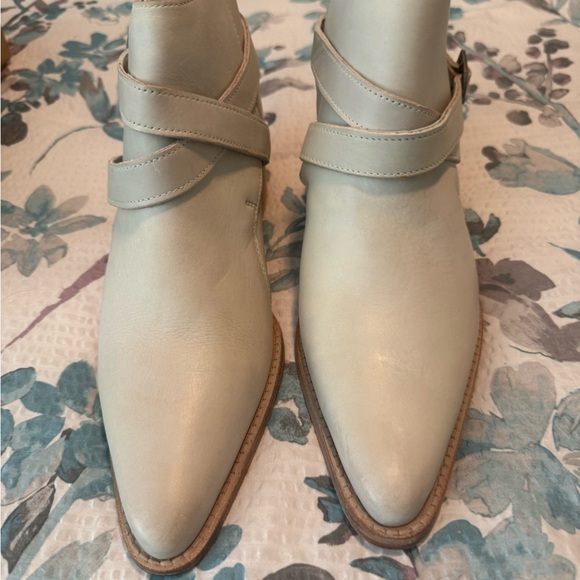 Free People Light Cream Ankle Boots - Picture 1 of 4